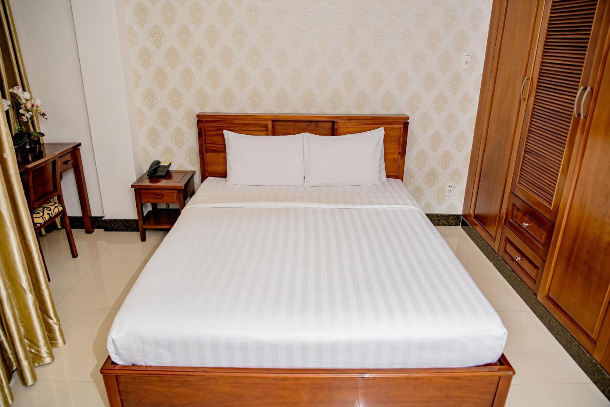 Khách sạn Bến Thành Retreats 2*